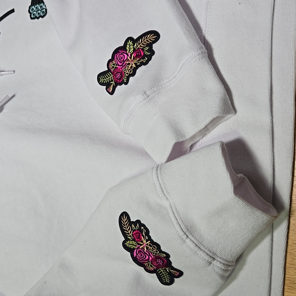 Embroidered Floral Patch Handmade Hoodie NWOT - Picture 3 of 6